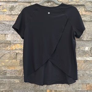 🔥 Lululemon Size 6 Black cut out back shirt super soft